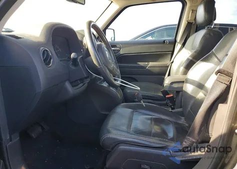 2016 Jeep Patriot Latitude z USA, uszkodzony, nr VIN 1C4NJPFA2GD548628